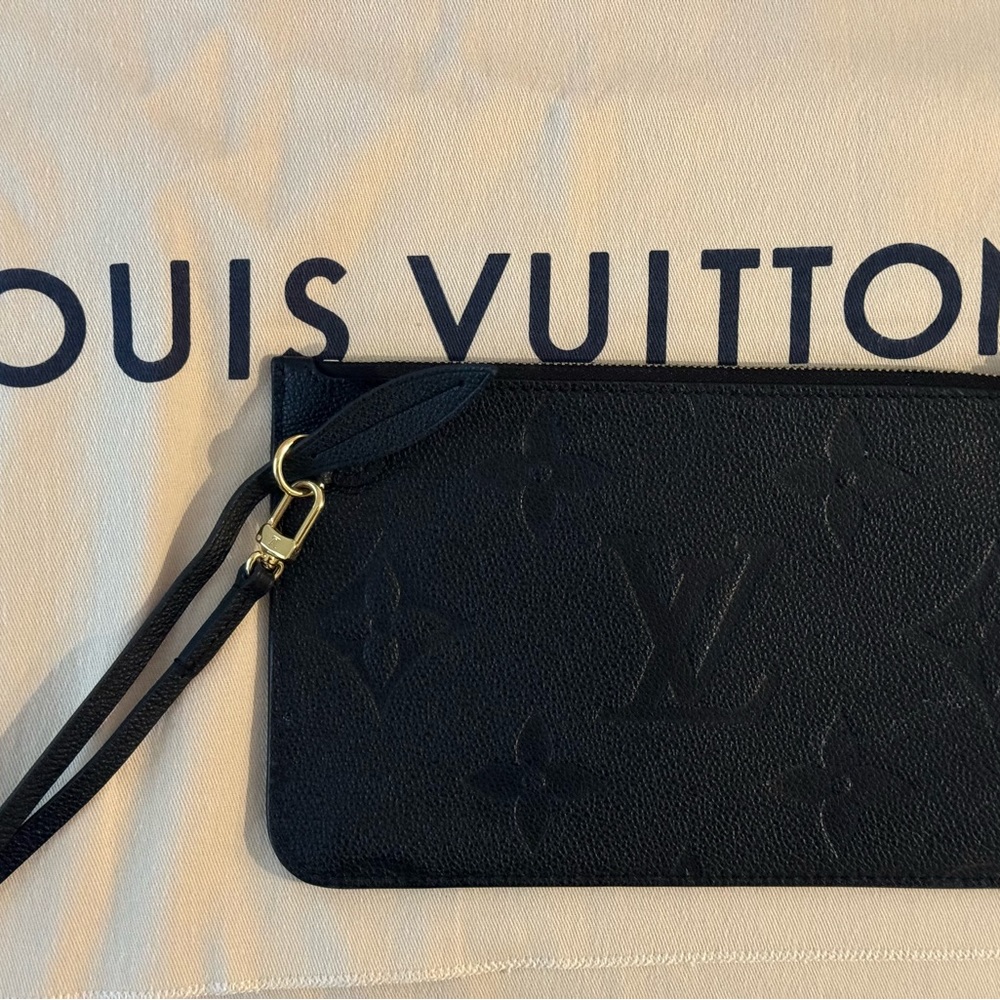 Louis Vuitton Neverfull Monogram Pochette Black